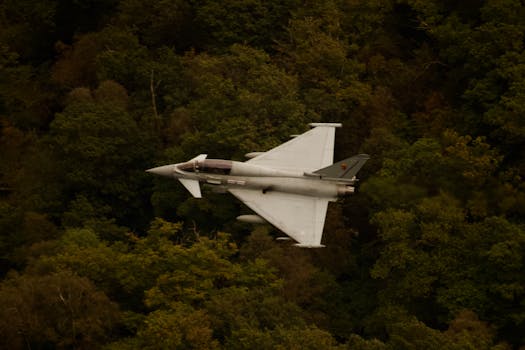 Britská stíhačka Eurofighter Typhoon se vrátila z Indie po opravě