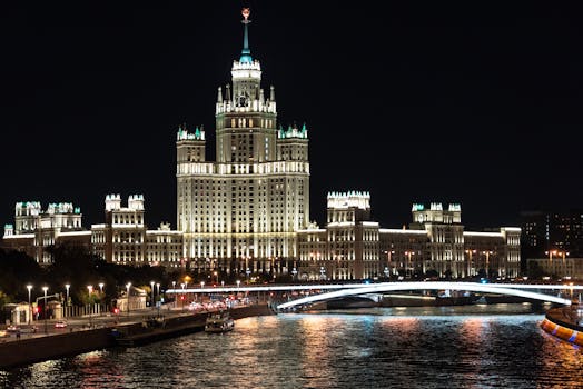 Asadův Hypotetický Luxus v Moskvě: Mramor, Lustry, Řeka