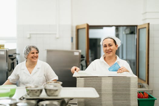 Politické bouře: Naštvaní Piráti v ČR a Sarkozy za mřížemi