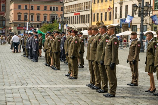 Polsko ve sporu: Obezřetnost nebo klečení před USA v NATO?