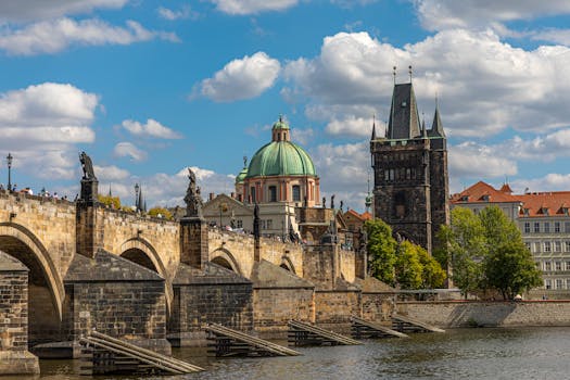 Jarní Výstavy v ČR: Vladimir 518 a Magie Starých Plakátů